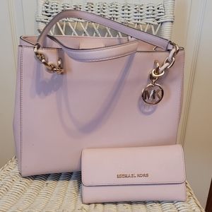 Michael Kors purse and matching wallet